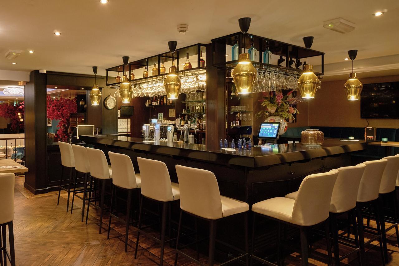 Chariot Hotel 4*