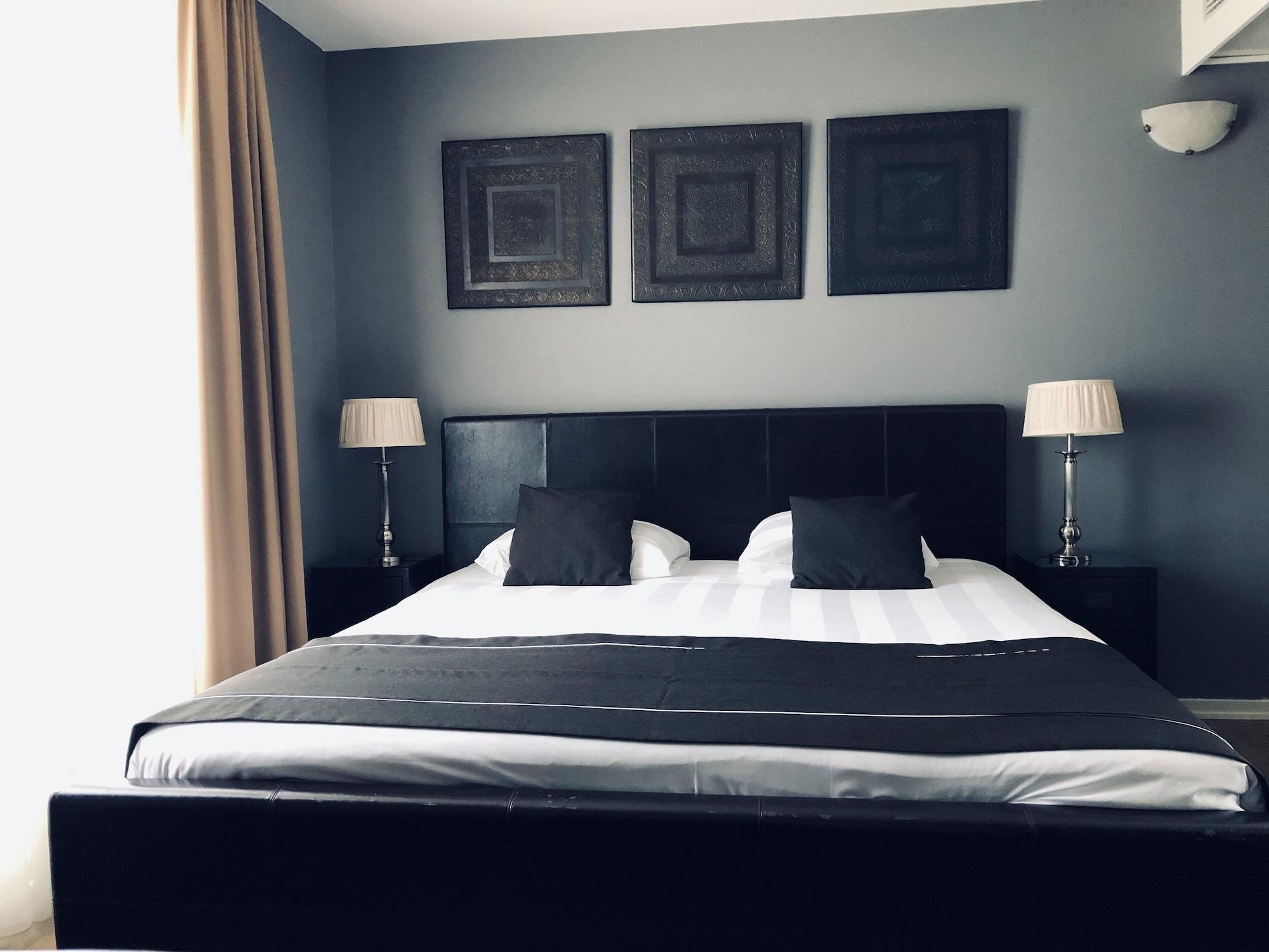 Hotel Chariot