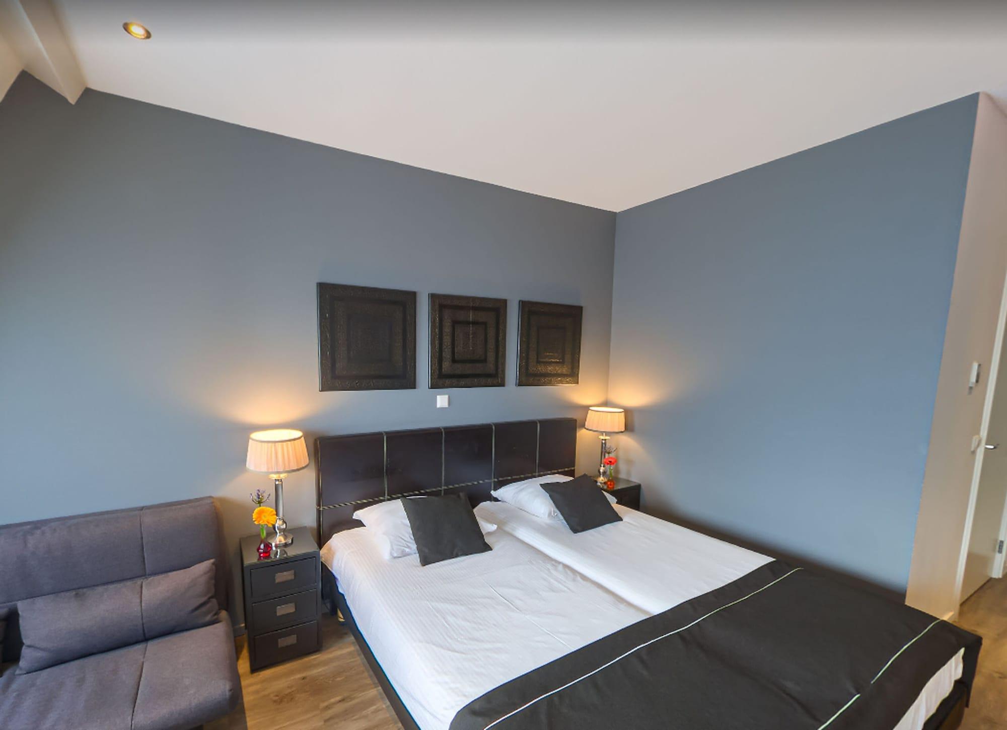 Chariot Hotel 4*